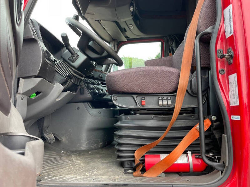 2022 International LT625