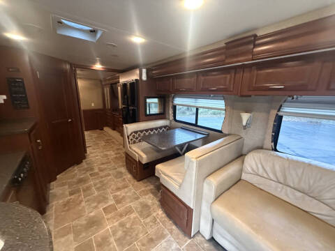 2014 Thor Motor Coach challanger