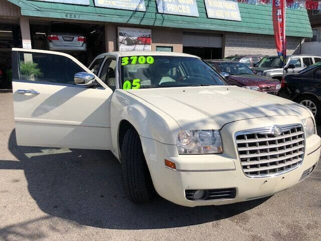 2005 Chrysler 300 for sale at NATIONAL AUTO GROUP INC in Chicago IL