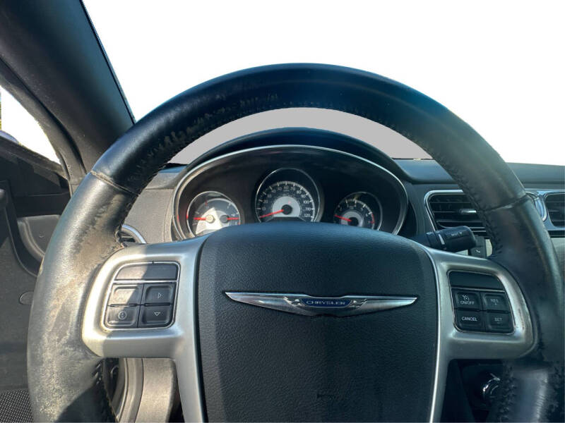 2013 Chrysler 200 Touring