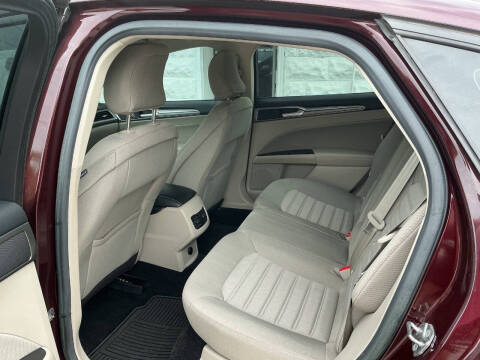 2017 Ford Fusion SE