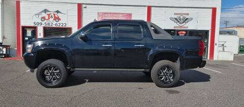 2009 Chevrolet Avalanche for sale at J & R AUTO LLC in Kennewick WA