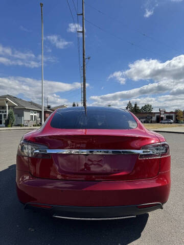 2015 Tesla Model S 90D
