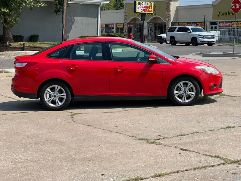 2014 Ford Focus SE photo 8