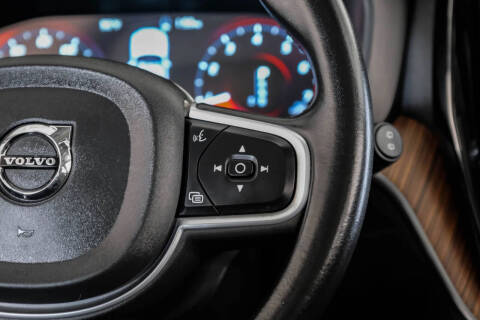 2021 Volvo XC60 T5 Momentum