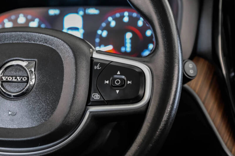 2021 Volvo XC60 T5 Momentum