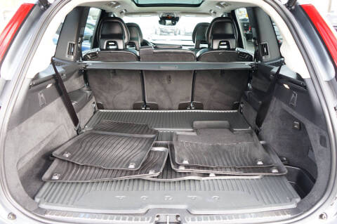 2018 Volvo XC90 T6 Momentum