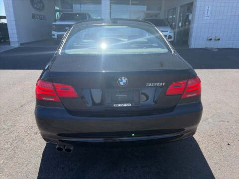 2011 BMW 3 Series 328i