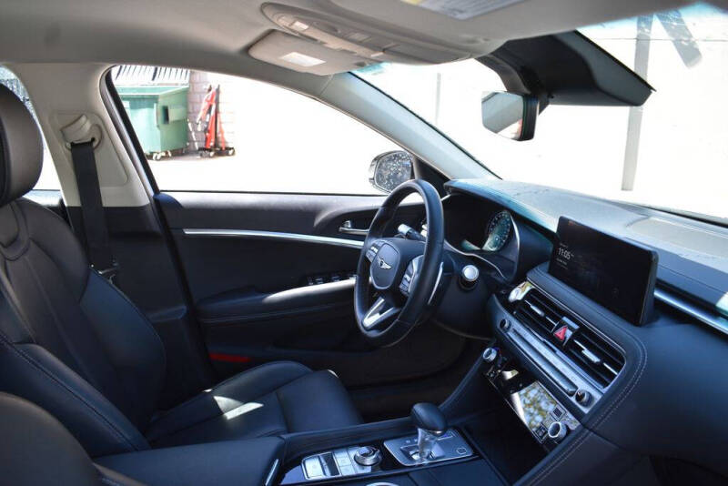 2025 Genesis G70