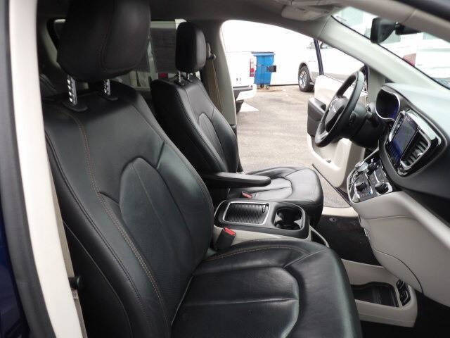 2017 Chrysler Pacifica Touring-L Plus