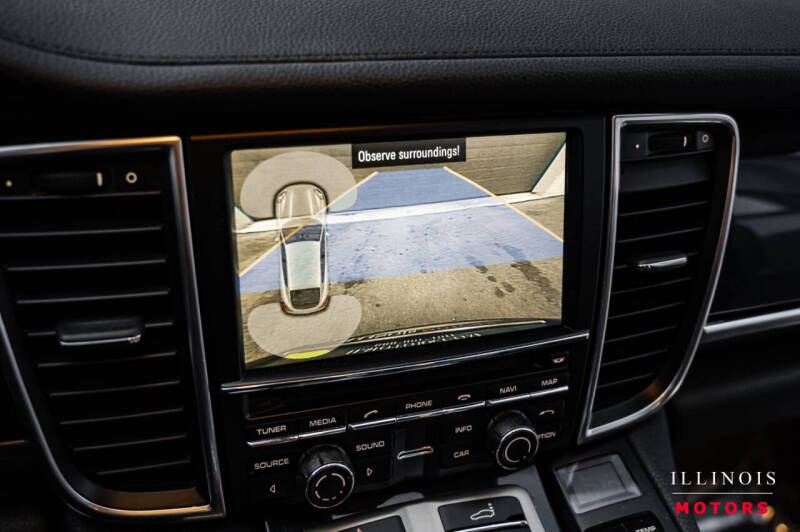 2016 Porsche Panamera 4 Edition