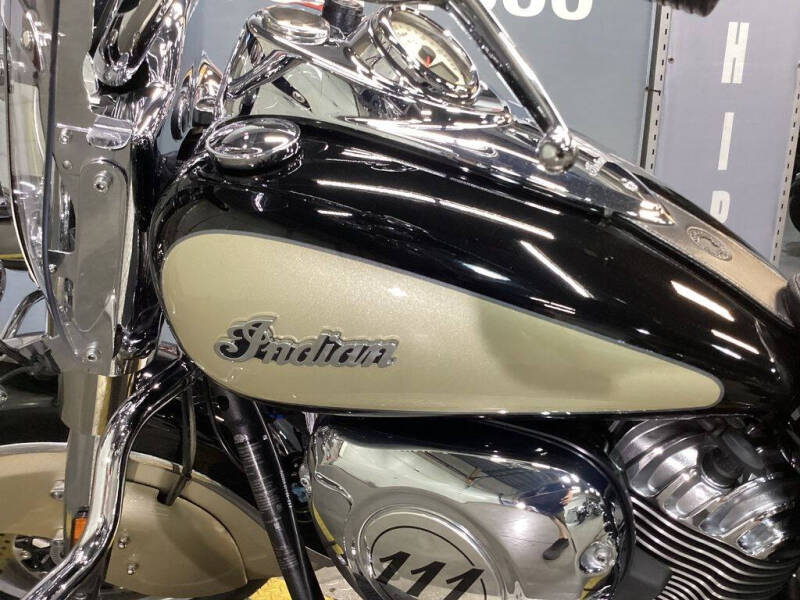 2021 Indian Motorcycle® Springfield® Thunder Blac