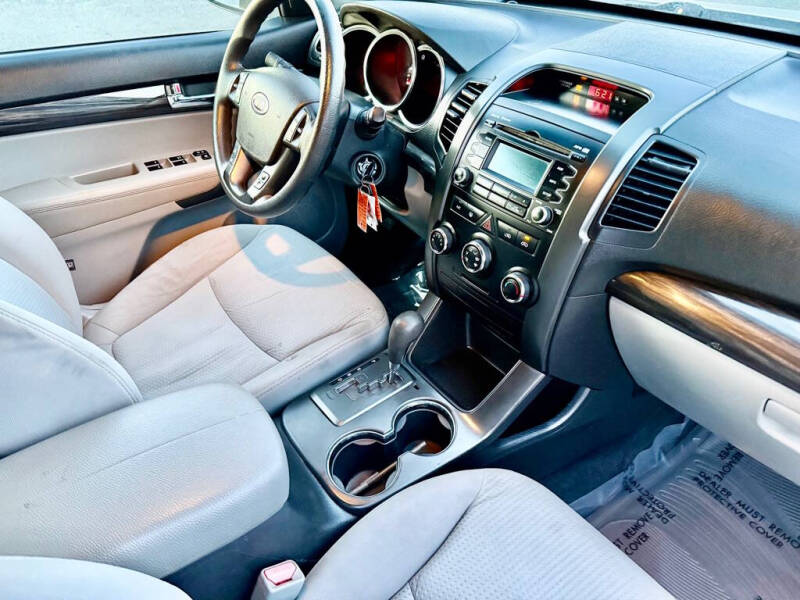 2012 Kia Sorento LX