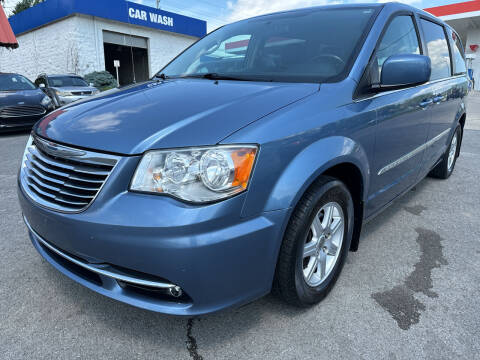 2011 Chrysler Town and Country for sale at HarrogateAuto.com - tazewell auto.com in Tazewell TN