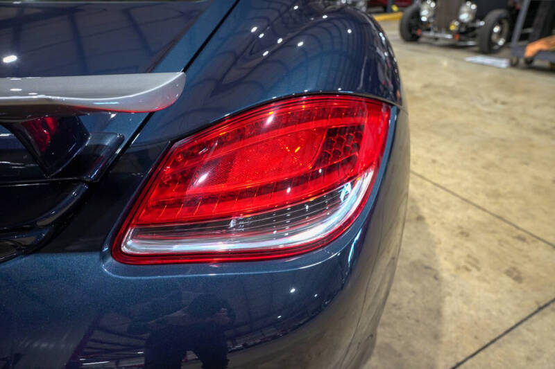 2012 Porsche Cayman R