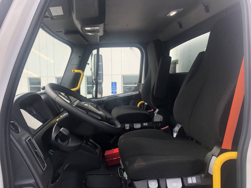 2026 Freightliner M2 106