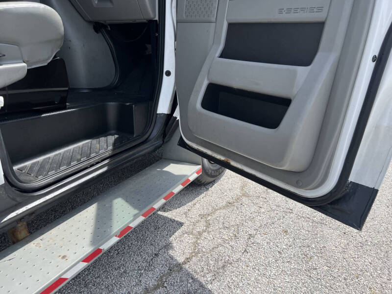 2013 Ford E-Series E-250