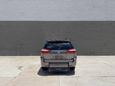 2018 Toyota Sienna LE Mobility 7-Passenger