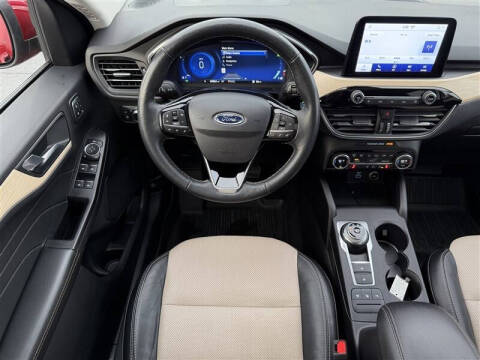 2021 Ford Escape Hybrid Titanium