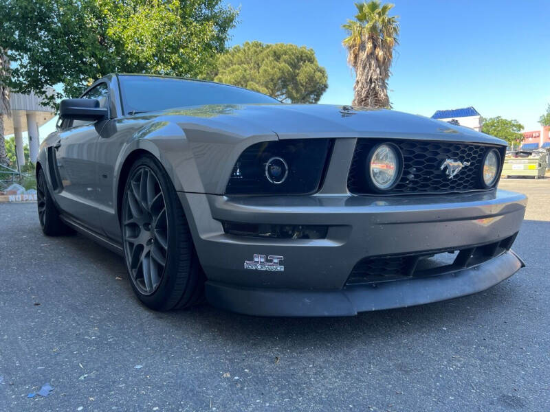 2005 Ford Mustang GT Premium