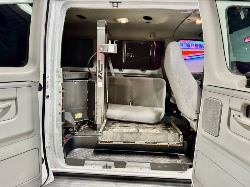 2007 Ford E-Series E-150 XLT