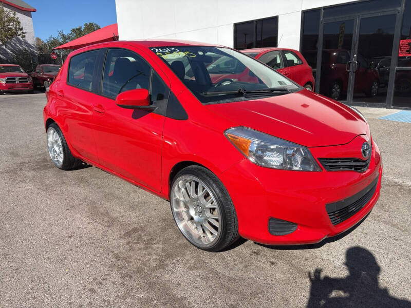 2013 Toyota Yaris 5-Door SE