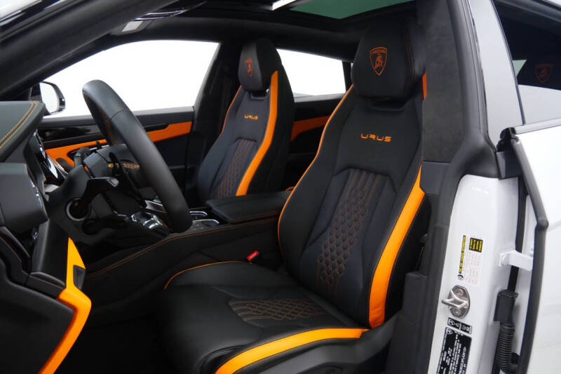 2023 Lamborghini Urus S