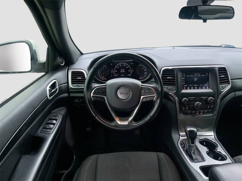 2020 Jeep Grand Cherokee Laredo E