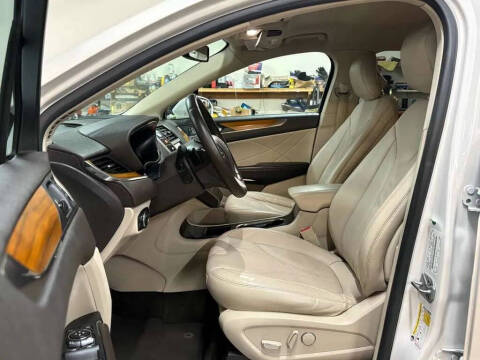 2017 Lincoln MKC Select