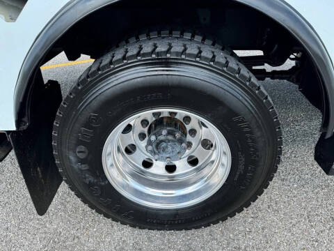 2013 Freightliner M2 106