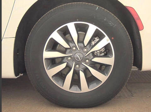 2023 Chrysler Pacifica Plug-In Hybrid Touring L