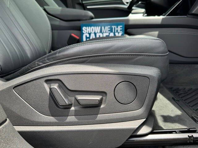 2022 Audi e-tron quattro Premium