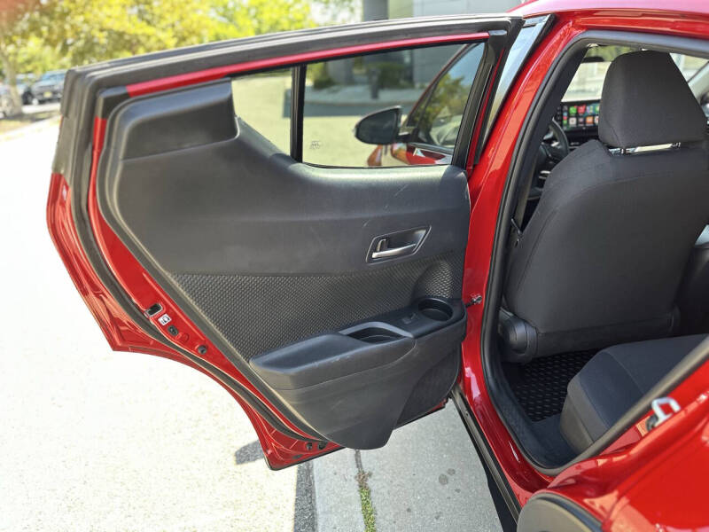 2020 Toyota C-HR XLE