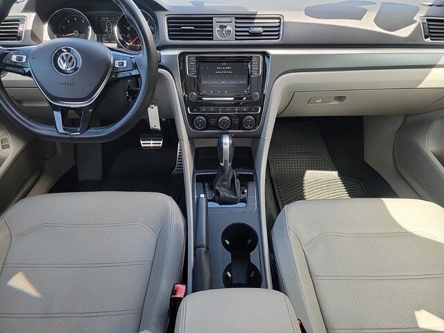 2017 Volkswagen Passat 11