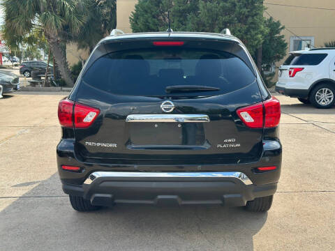2017 Nissan Pathfinder Platinum
