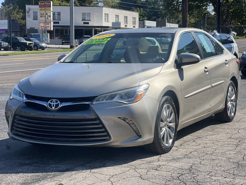 2015 Toyota Camry XLE's photo