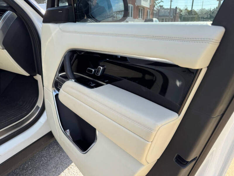 2023 Land Rover Range Rover P530 SE