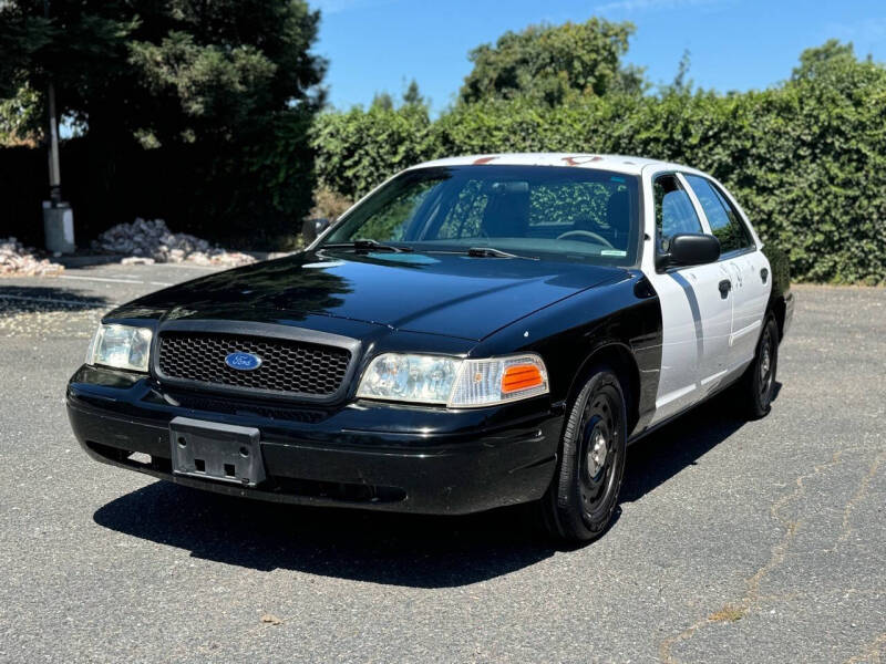 2005 Ford Crown Victoria for sale at JENIN CARZ in San Leandro CA