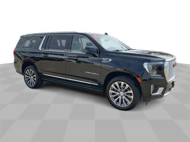 Used 2021 GMC Yukon XL Denali with VIN 1GKS2JKL3MR399976 for sale in Waterloo, IA