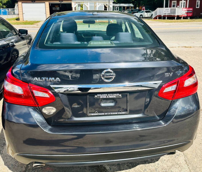 2016 Nissan Altima SV photo 3