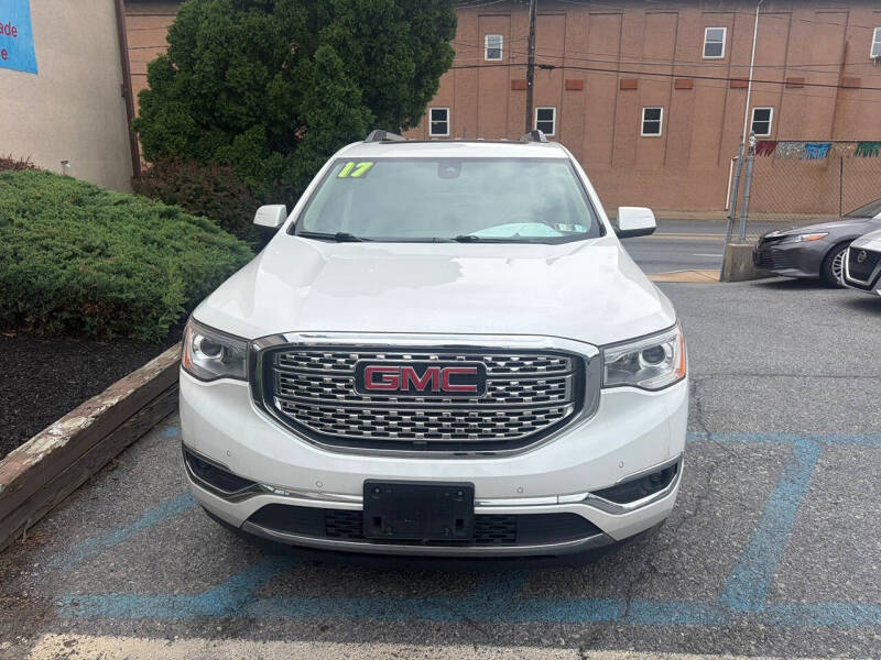 2017 GMC Acadia Denali