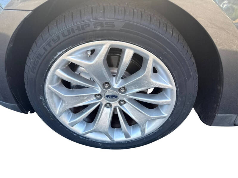 2015 Ford Taurus Limited