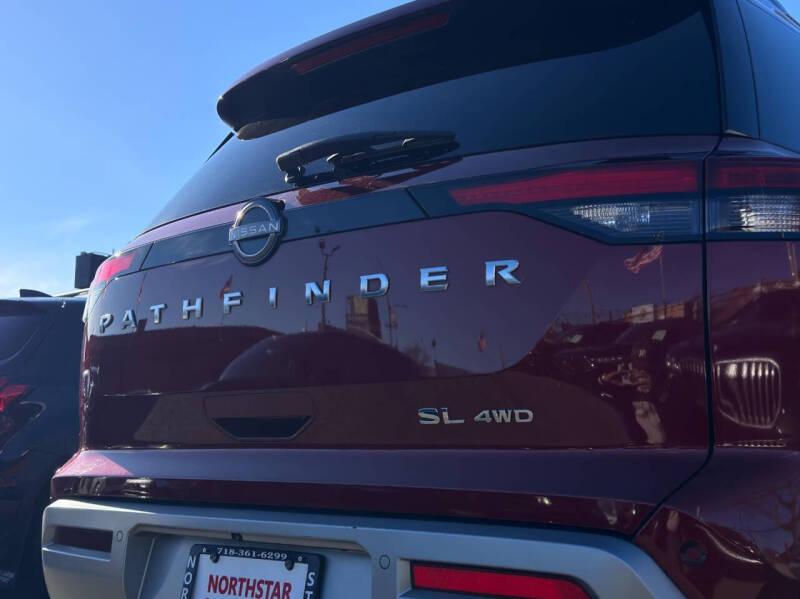 2023 Nissan Pathfinder SL