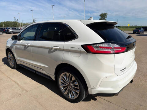 2020 Ford Edge Titanium