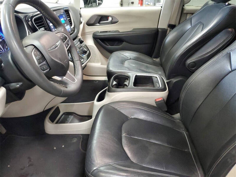 2022 Chrysler Pacifica Touring L