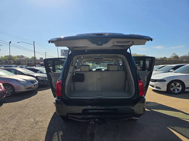 2004 Infiniti QX56