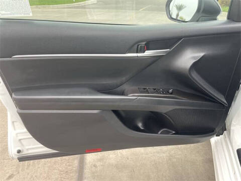 2023 Toyota Camry Hybrid SE Nightshade