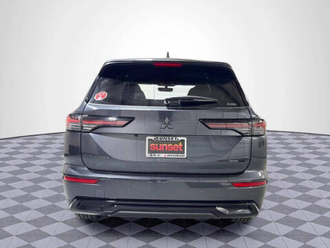 2026 Mitsubishi Outlander SE