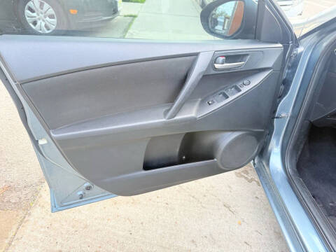 2013 Mazda MAZDA3 i SV