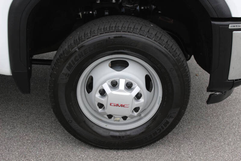 2025 GMC Sierra 3500HD CC Pro